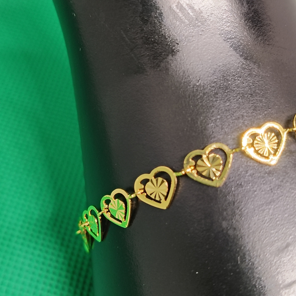Golden Heart Bracelet - Picture 3 of 4